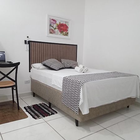 Loft10 Completo Ar Canais Assinat Garagem Internet Prox Aparecida E Industrias Піндамонянгаба Екстер'єр фото